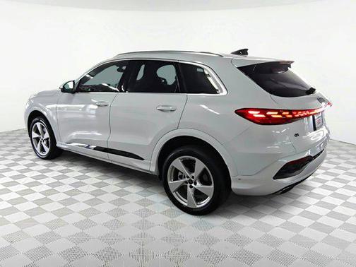 2025 Audi Q5 Premium Plus