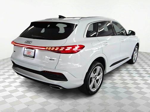 2025 Audi Q5 Premium Plus