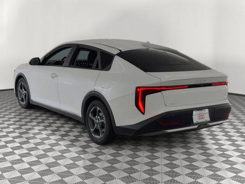 Snow White Pearl 2025 Kia K4 LXS