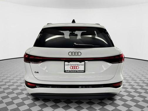 2025 Audi Q6 e-tron Premium