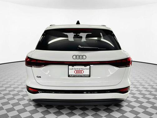 2025 Audi Q6 e-tron Premium