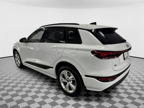 2025 Audi Q6 e-tron Premium