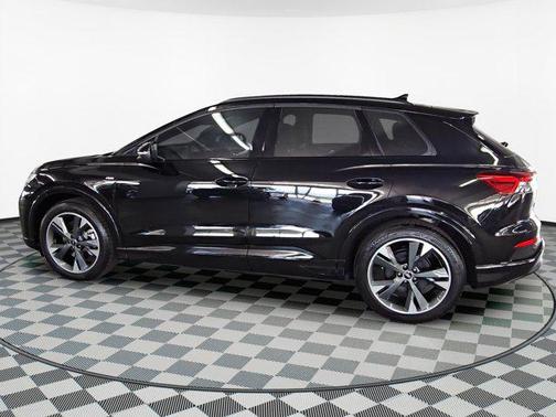 2025 Audi Q4 e-tron Premium Plus 55 quattro