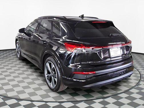 2025 Audi Q4 e-tron Premium Plus 55 quattro