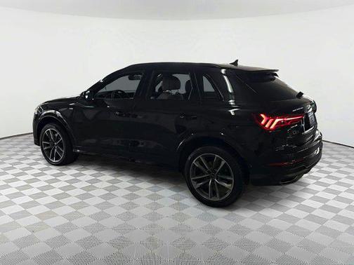 2024 Audi Q3 Premium 45 TFSI S line quattro Tiptronic