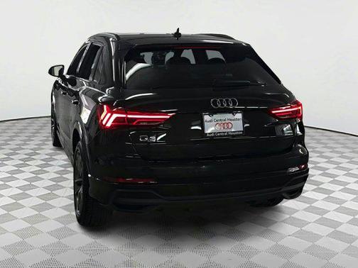 2024 Audi Q3 Premium 45 TFSI S line quattro Tiptronic