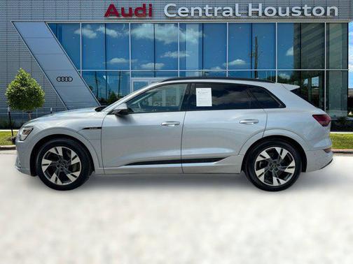 2022 Audi e-tron Premium