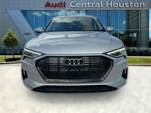 2022 Audi e-tron Premium