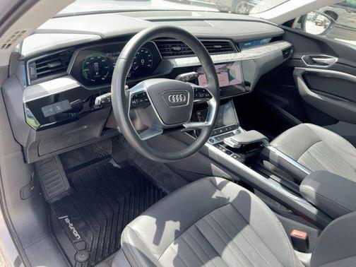 2022 Audi e-tron Premium