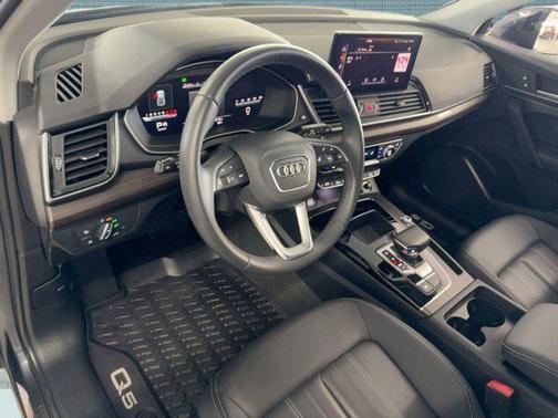 2025 Audi Q5 40 Premium