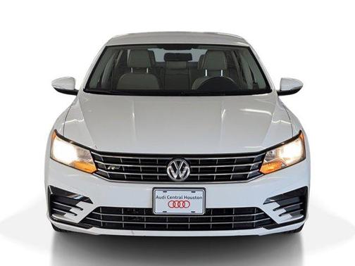 2016 Volkswagen Passat 1.8T R-Line