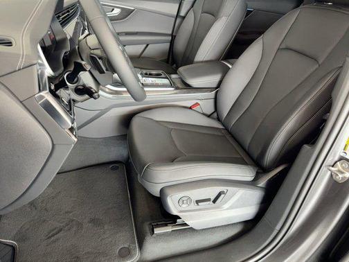 2026 Audi Q7 55 Premium Plus