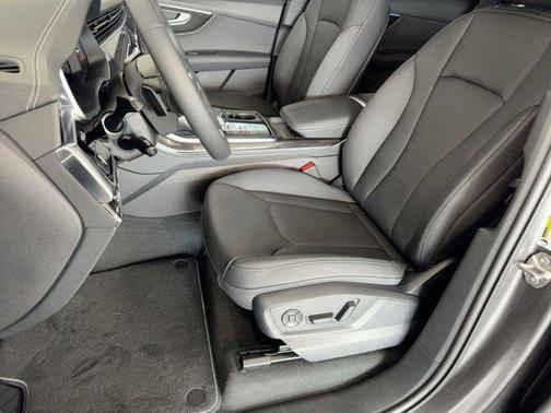 2026 Audi Q7 55 Premium Plus
