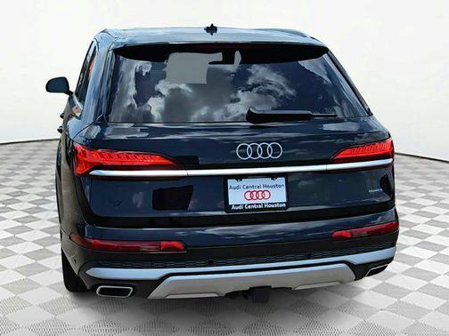 2025 Audi Q7 55 Premium Plus