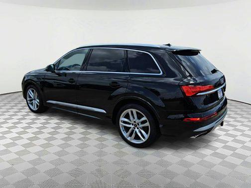 2025 Audi Q7 55 Premium Plus