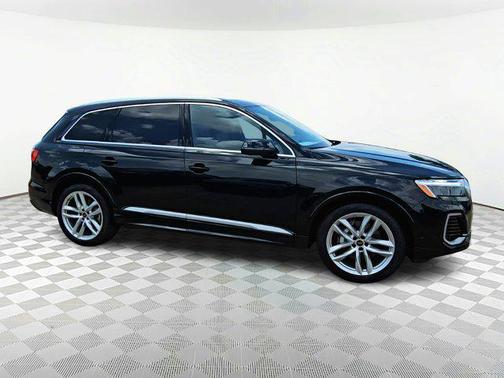 2025 Audi Q7 55 Premium Plus