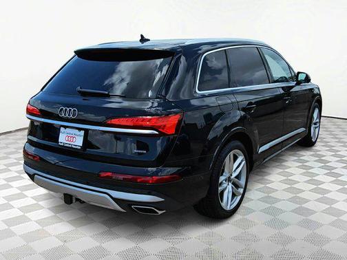 2025 Audi Q7 55 Premium Plus
