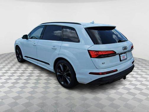 2025 Audi Q7 55 Premium Plus