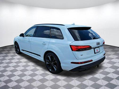 2025 Audi Q7 55 Premium Plus