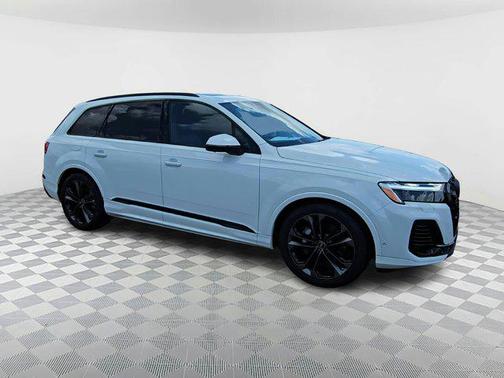 2025 Audi Q7 55 Premium Plus