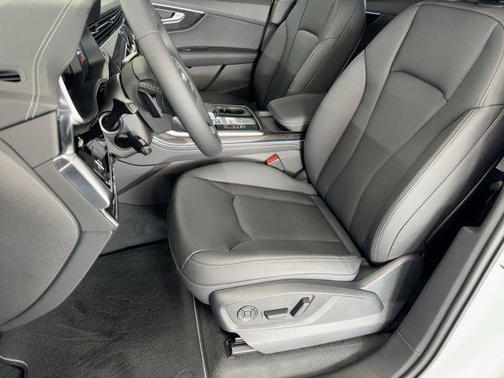 2026 Audi Q7 55 Premium Plus