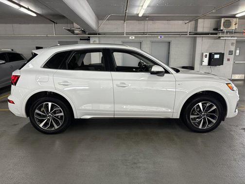 2024 Audi Q5 45 S line Premium