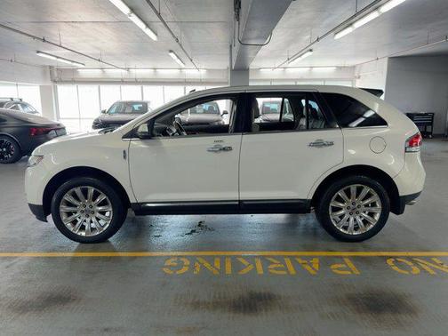 2013 Lincoln MKX Base