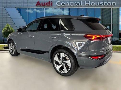 2025 Audi Q6 e-tron Premium Plus quattro