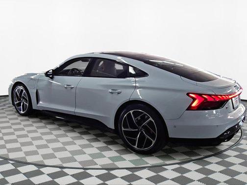 2022 Audi RS e-tron GT quattro