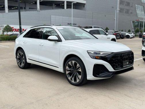 2025 Audi Q8 55 Premium