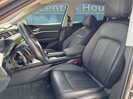 2021 Audi e-tron Premium