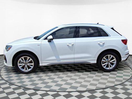 2025 Audi Q3 Premium 45 TFSI S line quattro Tiptronic