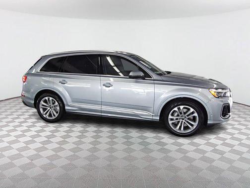 2025 Audi Q7 55 Premium Plus