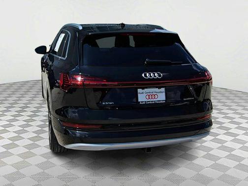 2021 Audi e-tron Premium