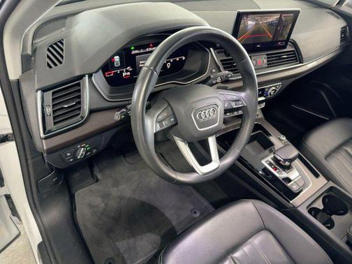 2023 Audi Q5 40 Premium Plus