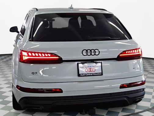 2025 Audi Q7 55 Premium Plus