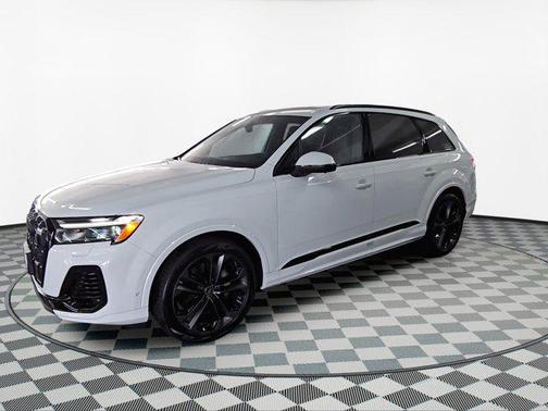 2025 Audi Q7 55 Premium Plus