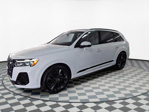 2025 Audi Q7 55 Premium Plus