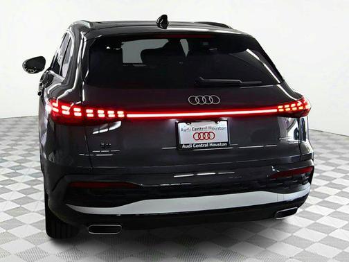 2025 Audi Q5 Premium