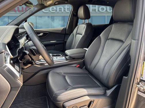 2025 Audi Q7 45 Premium Plus