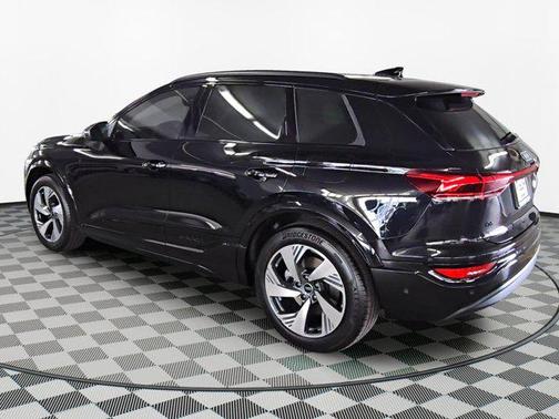 2025 Audi Q6 e-tron Prestige quattro