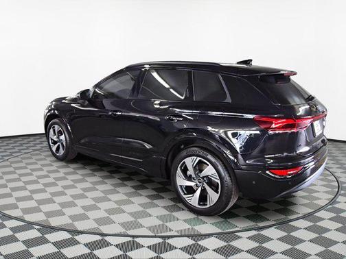 2025 Audi Q6 e-tron Prestige quattro