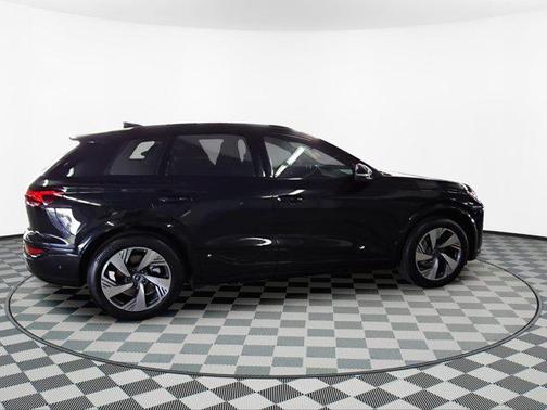 2025 Audi Q6 e-tron Prestige quattro