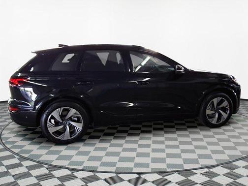 2025 Audi Q6 e-tron Prestige quattro