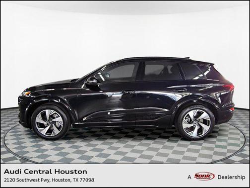 2025 Audi Q6 e-tron Prestige quattro