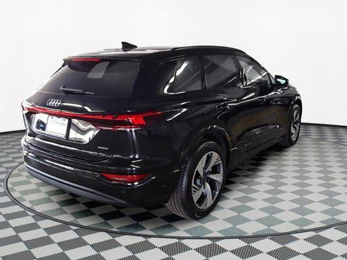 2025 Audi Q6 e-tron Prestige quattro