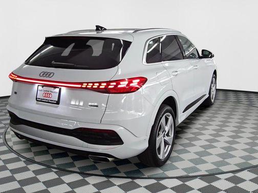 2025 Audi Q5 Premium Plus