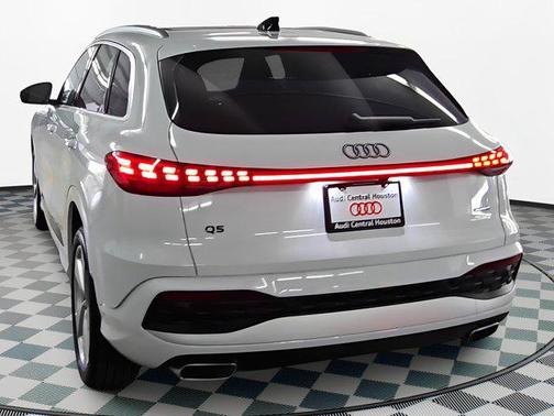 2025 Audi Q5 Premium Plus