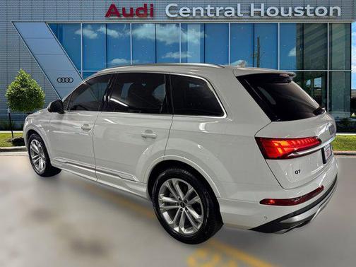 2025 Audi Q7 55 Premium Plus