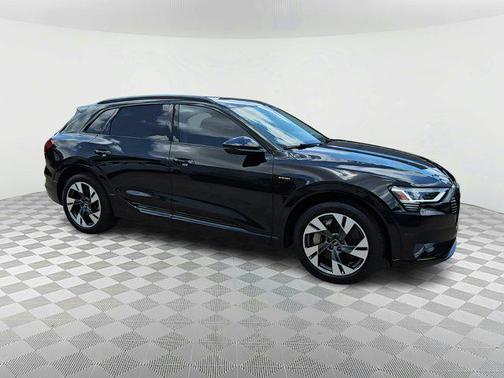 2021 Audi e-tron Premium
